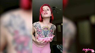 Amateur teen redhead fingers herself and has orgasm with glass dildo