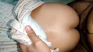 A Indian aunty enjoys the fuck and sucking the dick takes it in mouth and filled up in between her lips of her mouth and throat with sperm