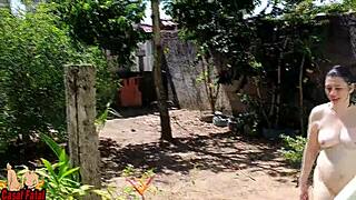 Andando pelada em casa: Especialista do comportamento