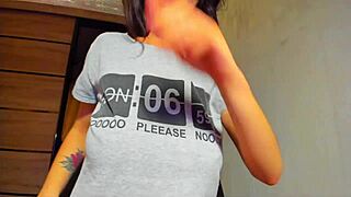 Jiggling tits and the oriental dance with a shaking ass