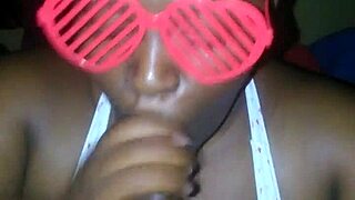 i giv sloppy blowjob to monsta cock, cum on face.