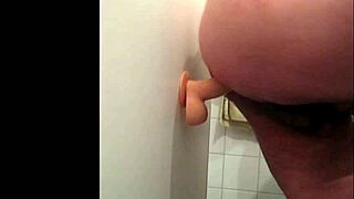 dildo fun with big ass amateurs 😜