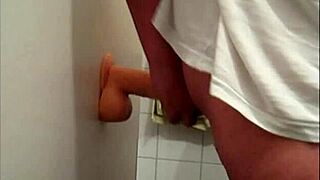 dildo fun with big ass amateurs 😜