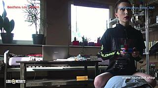 lou nesbit lia louise dominates with facesitting during gaming session