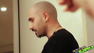 Does Lara cheat with mini ass?