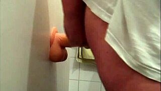 dildo fun with big ass amateurs 😜