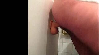 dildo fun with big ass amateurs 😜