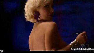 Jeki Wedeska nude skating with friends