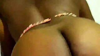 Naughty shaking of the butt with a skinny, au natural booty