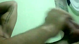 Gozada gostosa gay showcases detailed cumshot actions in gay encounters