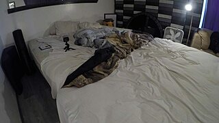 DAYANARA ROMANCE SHAVES PUSSY SMOOTH