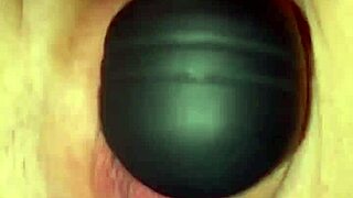 Wet pussy gets masturbated in homemade amateur video 😍