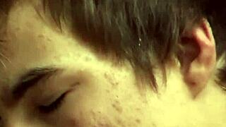 Sexy skinny twinks Rod Tadeus and Ricco Luna bang raw.