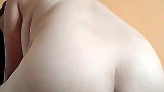 hey, check poosoo playing with her fave dildo! 😜