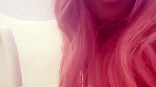 elle sucks that black cock deep, loving it 😍