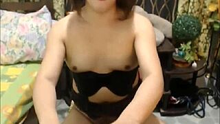 Kinky Shemale Spills Massive Load on Herself