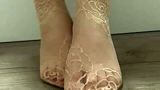 Wow, check my sexy legs in tight pantyhose!
