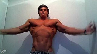Jeff Seid flexes his muscular body in high definition.