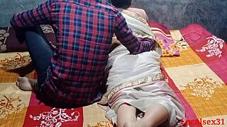 Mommy india loves hardcore sex on cam with local sex31