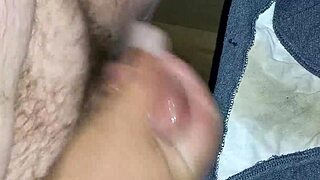 Starting my day with a quick handjob 😜