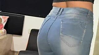 Neighbor Complains About Noise? Get A Wet Blowjob Reward!