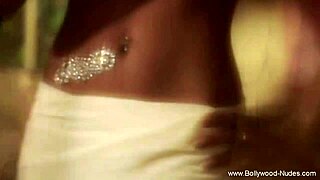 Hot Indian brown skinned beauty threatens and show off her nudity