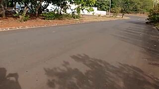 Coroa Blows Novinho in Public Street