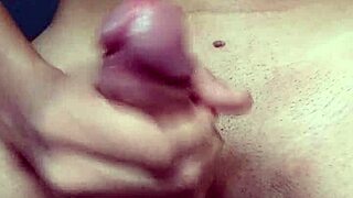 この太くてジューシーなゲイチンポしゃぶりたくない？