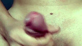 この太くてジューシーなゲイチンポしゃぶりたくない？