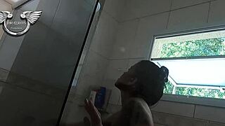 Taking a Relaxing Bath with Bia Hot in Himero's Mansion