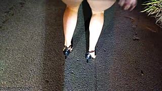 wife pees during dogging 😏