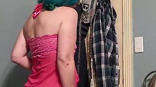 Fujiapple89 Performs Striptease