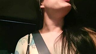 ट्रांस ब्यूटी को राइड पर उठाया ब्लोजॉब फेशियल कमशॉट के लिए