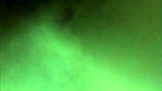 A novinha gemendo gostoso na pica de varios machos em grupo 🔥