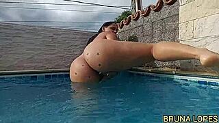 Watch me masturbate in lingerie on sunny Sunday!