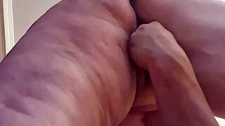 Old bitch gets wet orgasm after her steaming solo performance