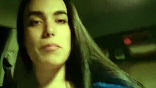 ट्रांस ब्यूटी को राइड पर उठाया ब्लोजॉब फेशियल कमशॉट के लिए