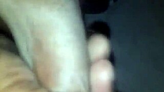 Masturbasi MILF Rumah Tangga Intensif dengan Fokus Cock