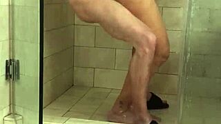 Fucking Sexy Blonde Amateur In The Shower While Bathing