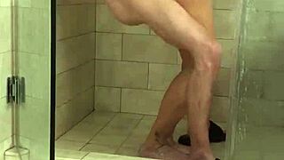 Fucking Sexy Blonde Amateur In The Shower While Bathing