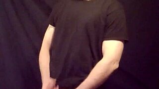 A big cocked gay man mastarbates