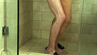 Fucking Sexy Blonde Amateur In The Shower While Bathing