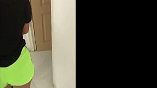 Sexo con desconocida del gym doblada y follada perrito 😈