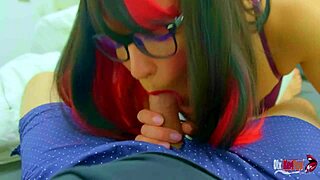 sexy babe sucks cock for hot mouth cum