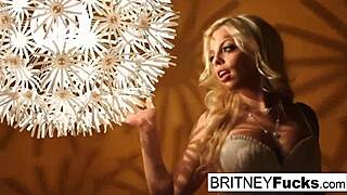 Sexy blonde does retro tease solo