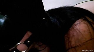 Cogiendo duro con arnés sexy para el placer de mi cornudo