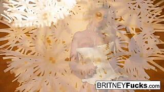 Sexy blonde does retro tease solo