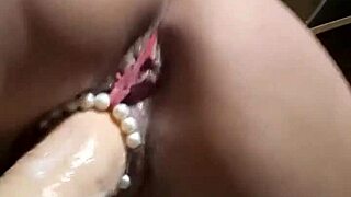 putinha safada striptease with dildo in pussy