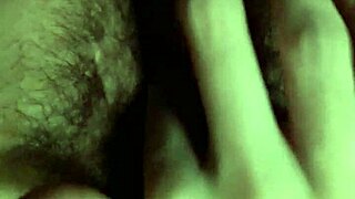 Mokre cipki w intymnej lesbijskiej zabawie