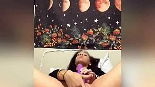 i tease my shaved pussy to orgasm